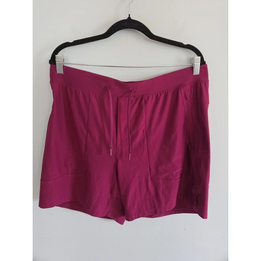 Lululemon Dance Studio Shorts Size XL Athleisure Pockets